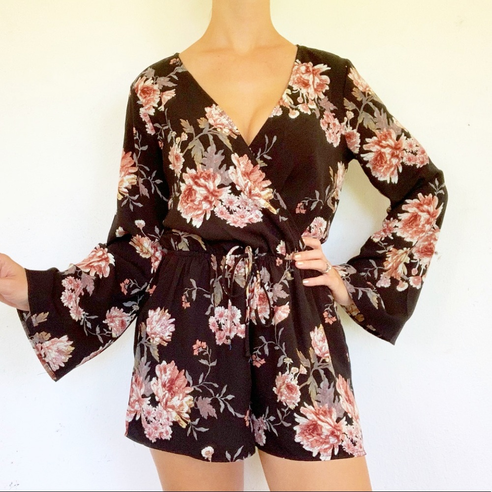 One clothing black pink floral surplice bell sleeve romper size small